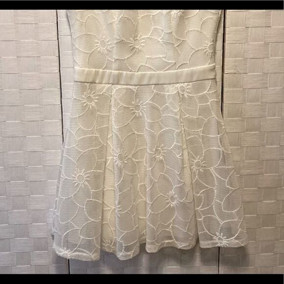 Camille La Vie white Dress - Picture 4 of 6